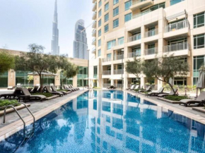 Downtown 1 Bed with a Pool Side Burj Khalifa View